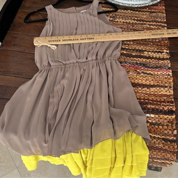Jessica Simpson XSBrown and Yellow Pleated Dress - Picture 8 of 10